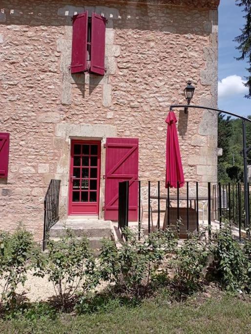 Domaine De La Barde Apartments In The Old Walnut Mill And Forge لو بوج المظهر الخارجي الصورة